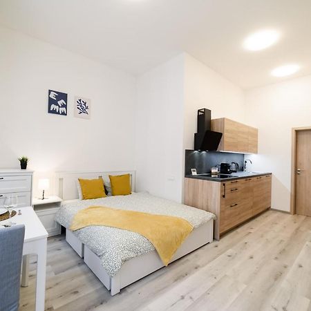 New Apartments Near Dancing House براغ المظهر الخارجي الصورة