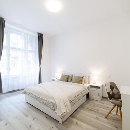 New Apartments Near Dancing House براغ المظهر الخارجي الصورة