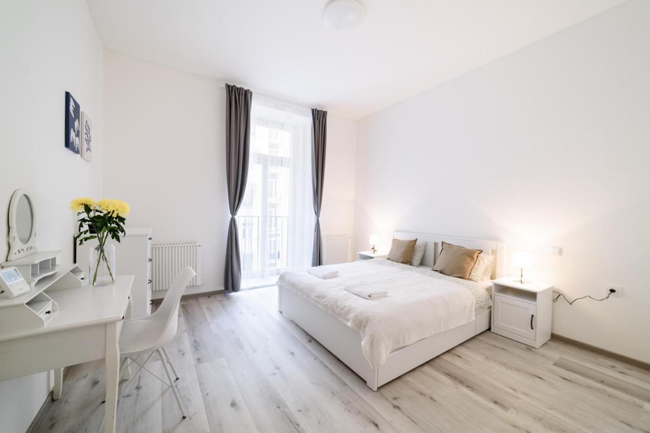 New Apartments Near Dancing House براغ المظهر الخارجي الصورة